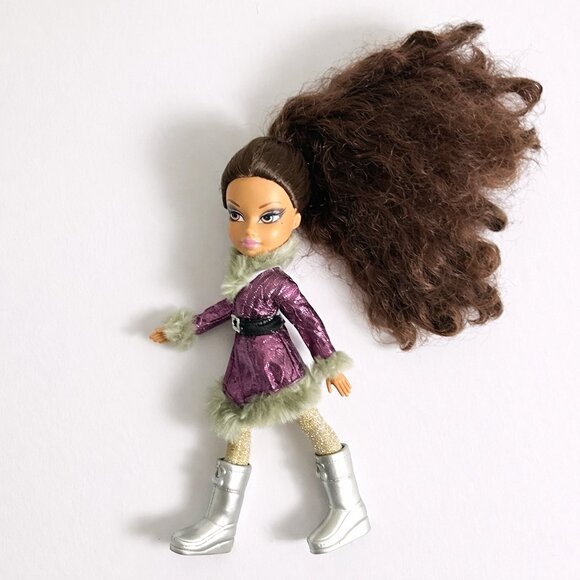 Bratz Wintertime Collection Yasmin 2001 MGA Original Outfit Boots Complete - Picture 2 of 13